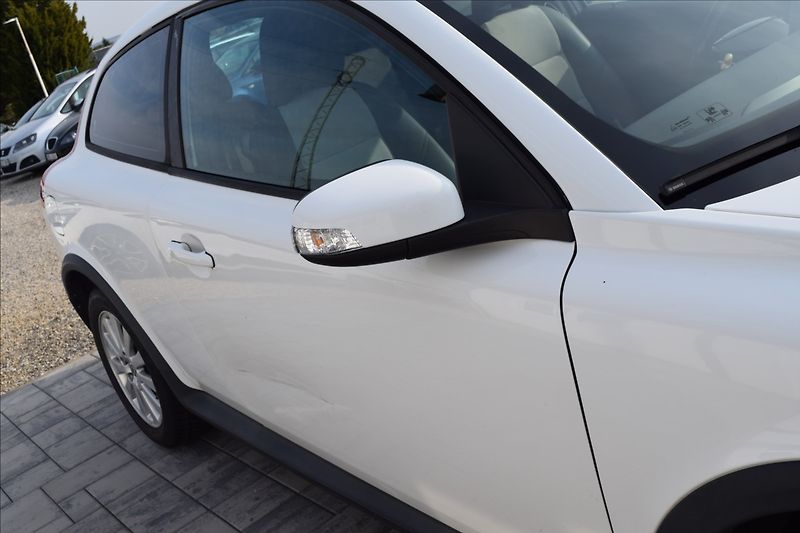 Volvo C30 1,6 80KW PO SERVISE - fotka 5 z 35