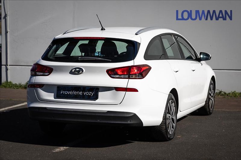 Hyundai i30 1,4 T-GDI Trikolor - fotka 2 z 21