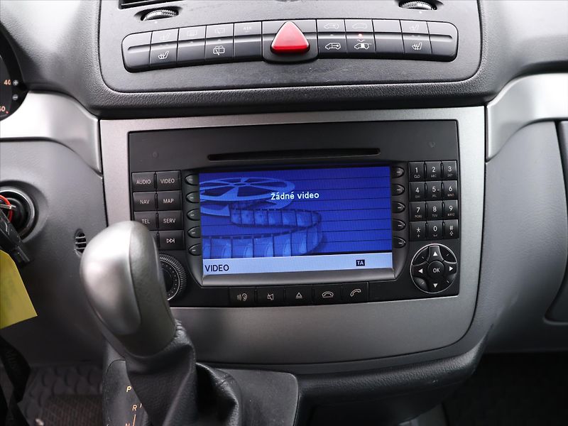 Mercedes-Benz Viano 2,2 CDI 110kW Aut. L CZ 7-Míst - fotka 22 z 32