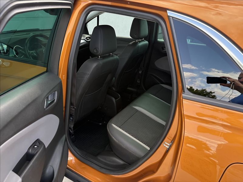 Opel Crossland X 1,2 i 81 KW CZ 1 MAJ AUT KLIMA - fotka 23 z 31