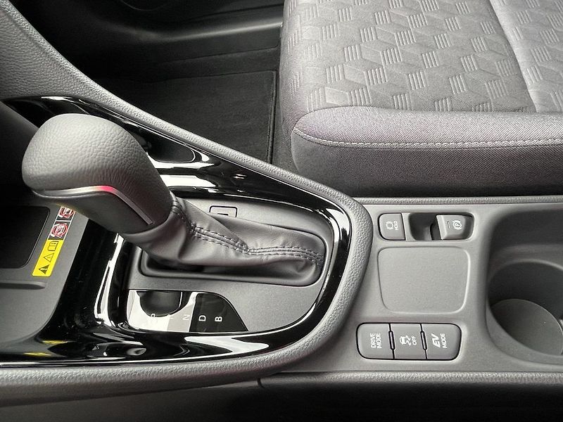Toyota Yaris 1.5 Hybrid Style ODBĚR IHNED - fotka 20 z 27