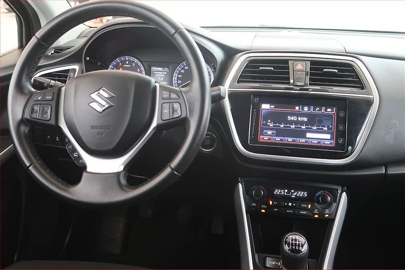 Suzuki SX4 S-Cross (2020) 1.4 BoosterJet, 4X4 - fotka 7 z 15
