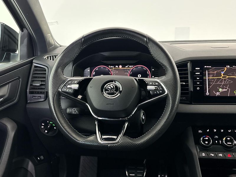 Škoda Karoq Sportline Exclusive 4x4 DSG - fotka 18 z 30