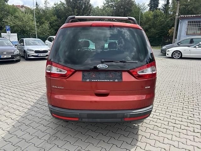 Ford Galaxy 2,0TDCi Ghia 7míst - fotka 19 z 54