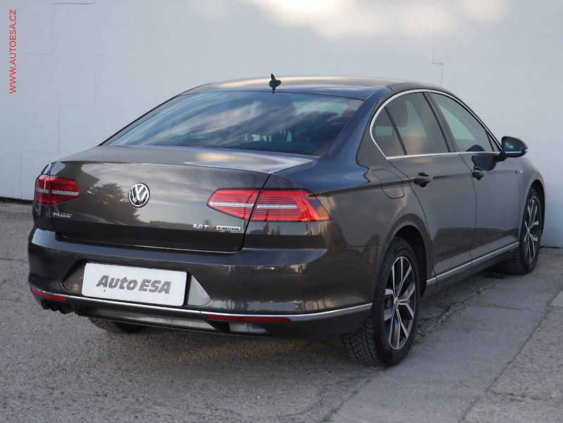 Volkswagen Passat (2015) 2.0 TDi 4x4, ČR, DSG, LED - fotka 6 z 19