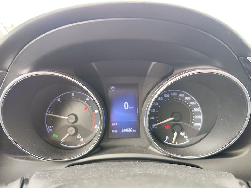 Toyota Auris 1.6 D-4D/82kW Executive ČR - fotka 15 z 30