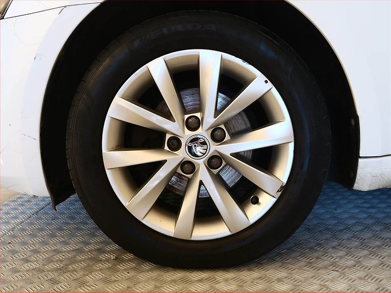 Škoda Octavia (2019) Ambition 1.6 TDI, Tempomat - fotka 14 z 15