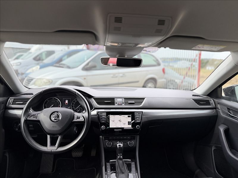 Škoda Superb 2,0 140kW DSG NAVI EL.KUFR - fotka 25 z 34