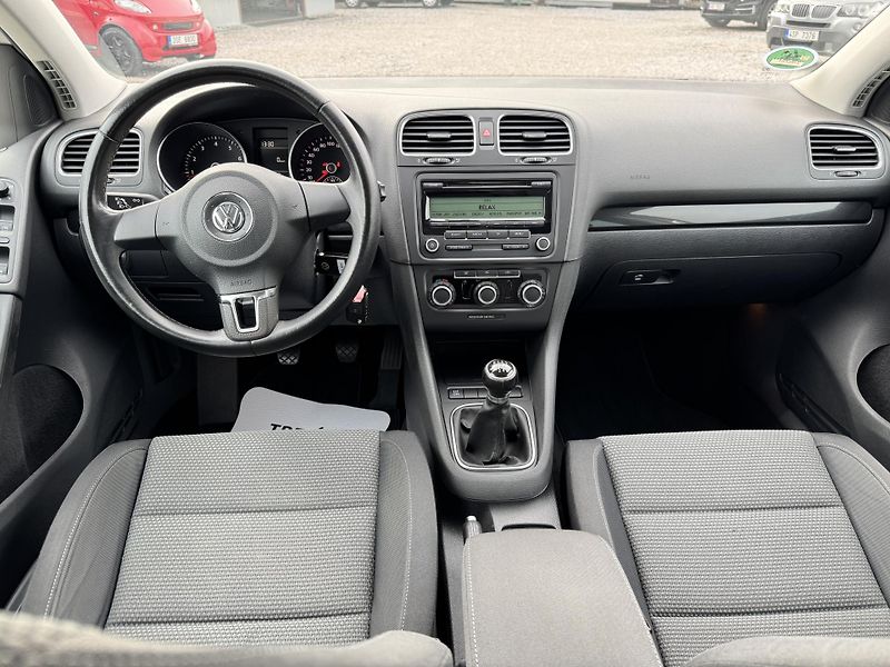 Volkswagen Golf 1,4TSi,rezervace - fotka 19 z 34