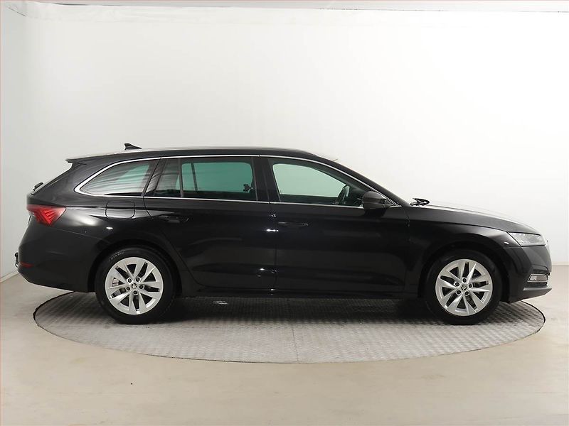 Škoda Octavia (2024) 1.5 TSI - fotka 6 z 22