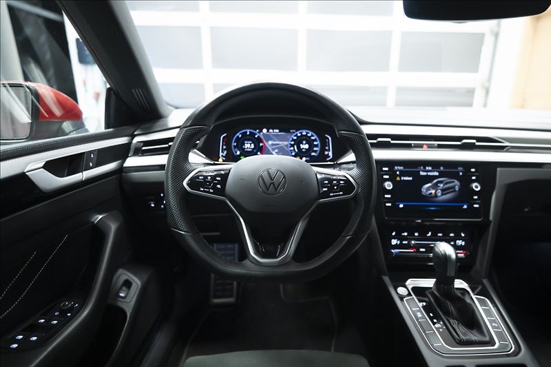 Volkswagen Arteon 2,0 TDI DSG R-LINE 1. MAJ ČR - fotka 14 z 36