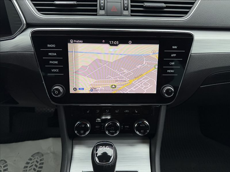 Škoda Superb 2.0 TDI Ambition/Virtual/ACC - fotka 9 z 25