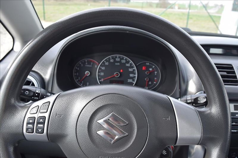 Suzuki SX4 1,6 I 79KW 4X4 TAŽNÉ VÝHŘEV - fotka 37 z 48