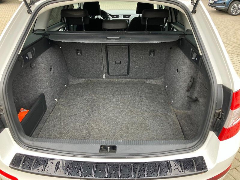 Škoda Octavia (2015) 1.6TDI 81kW VÝHŘEV SED TAŽNÉ - fotka 14 z 23