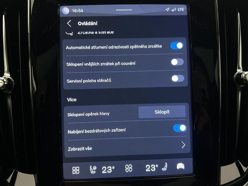 Volvo V60 B4 PLUS DARK AUT 1.maj. - fotka 39 z 45