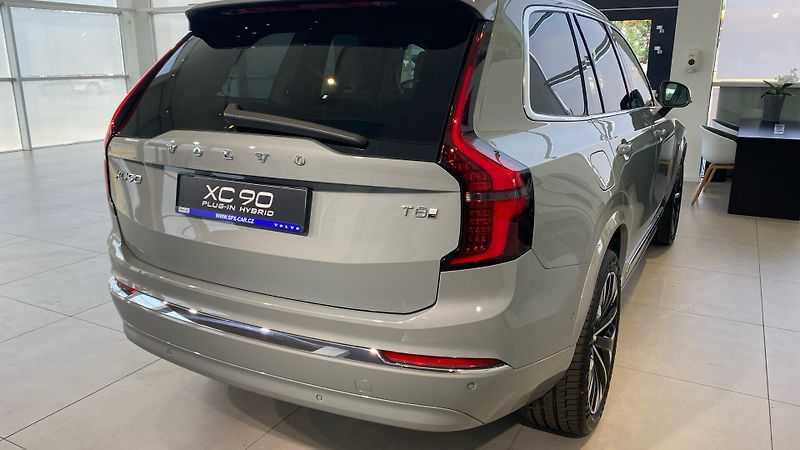Volvo XC90 (2025) ULTRA BRIGHT, T8 AWD, 228+107 - fotka 5 z 15