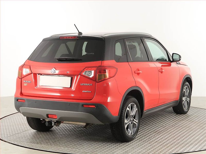 Suzuki Vitara (2017) Premium 1.6 VVT, 4X4, Automat - fotka 5 z 19