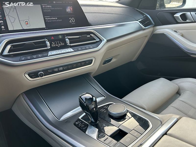 BMW X5 (2019) xDrive 40i - fotka 23 z 25