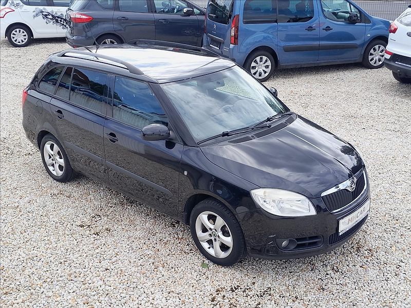 Škoda Fabia II 1.2 i 51kW KOMBI - fotka 1 z 53