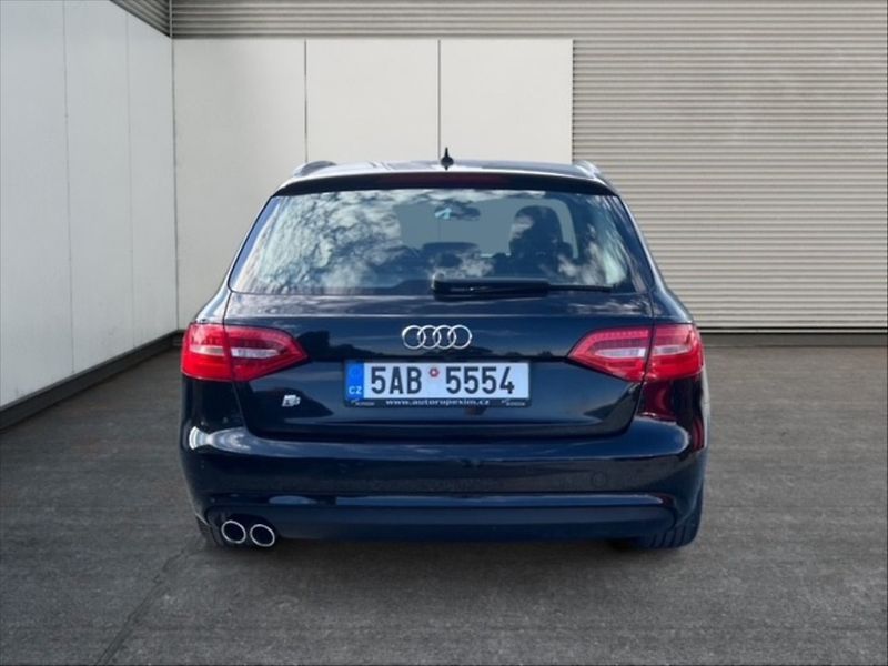 Audi A4 2,0 TDI S-Line AP - fotka 5 z 11