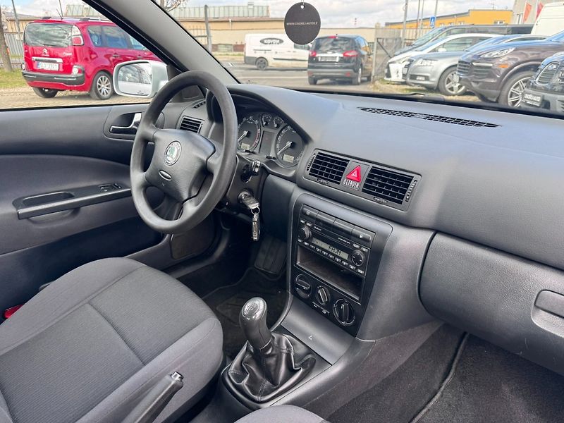Škoda Octavia (2009) 1,4 16V 55 KW STK 1 MAJ TAŽNÉ - fotka 31 z 50