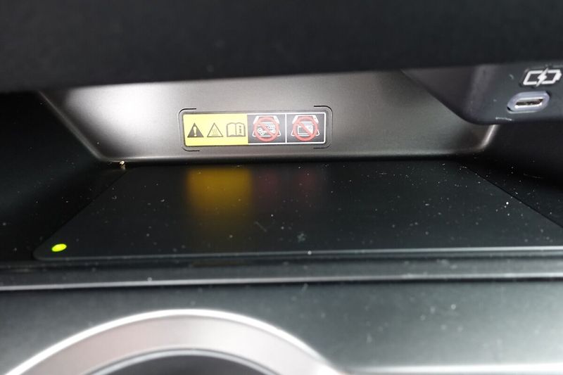 Lexus UX 300h UX300h 2,0 HEV Business Tech - fotka 22 z 34