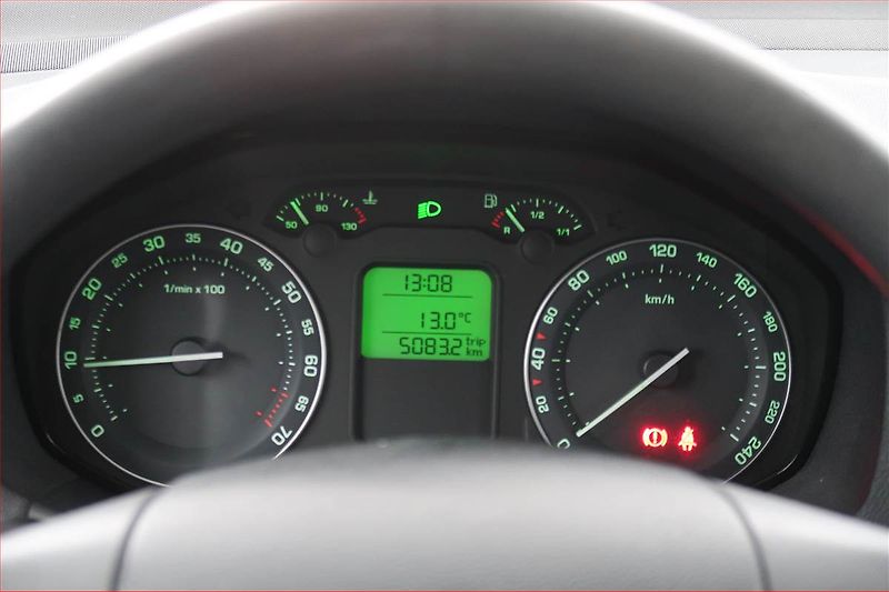 Škoda Octavia (2005) Ambiente 1.6, nová STK - fotka 11 z 14