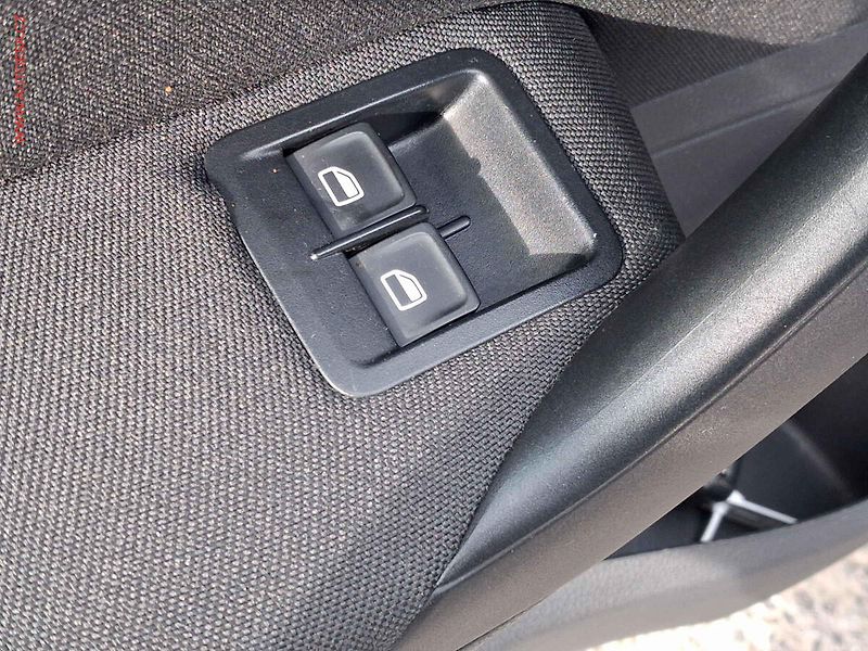 Volkswagen Polo (2015) 1.4 TDi, Lounge - fotka 12 z 18