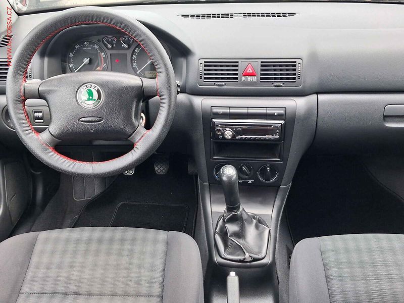 Škoda Octavia (2004) 1.4MPI, AC - fotka 8 z 15