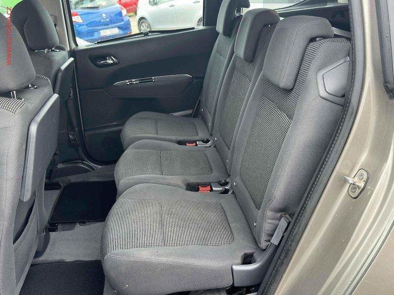 Peugeot 5008 (2015) 1.6 HDi, Navigace - fotka 10 z 20