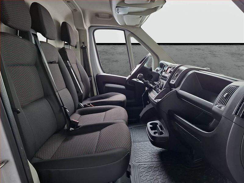 Peugeot Boxer (2023) 2.2 BlueHDi, Maxi, 14m3, 1.0t - fotka 9 z 16