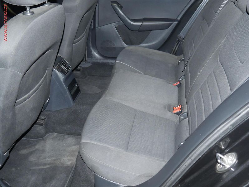 Škoda Octavia (2014) 1.6 TDi, ČR, Elegance, STK2 - fotka 10 z 18