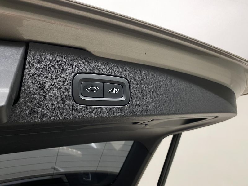 Volvo V60 CC B5 AWD BRIGHT PLUS AUT CZ - fotka 32 z 50