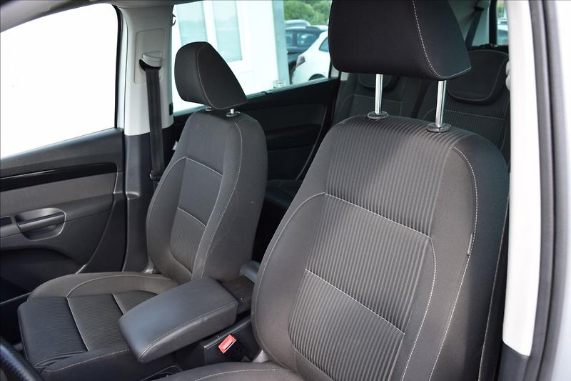 Seat Alhambra 2,0 TDI 100KW 7MÍST TOP VÝBAVA - fotka 14 z 50