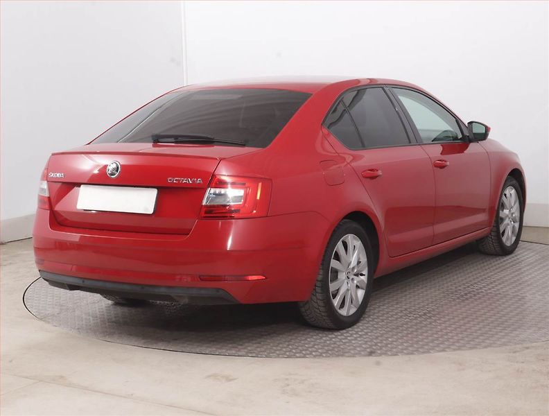 Škoda Octavia (2019) Ambition 1.5 TSI, Serv.kniha - fotka 5 z 15