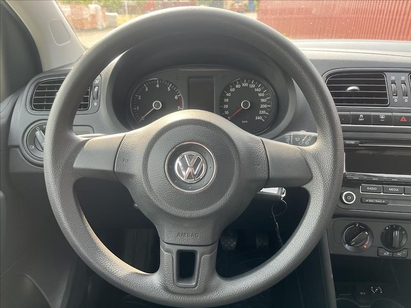 Volkswagen Polo 1.2 HTP KLIMA STK 8/2028 - fotka 15 z 30