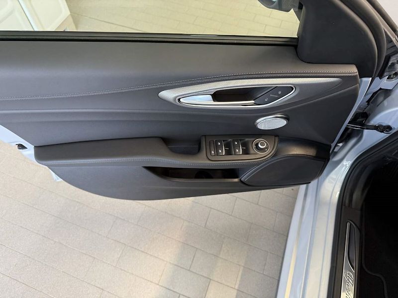 Alfa Romeo Giulia (2026) Veloce 2.2 JTDm 210k Q4 - fotka 15 z 23