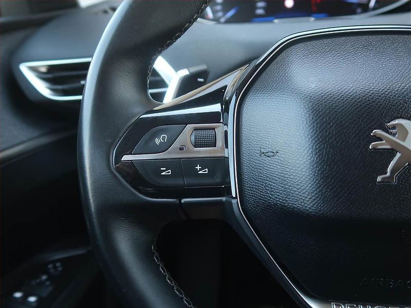 Peugeot 3008 (2018) 1.6 BlueHDi, Automat - fotka 17 z 18