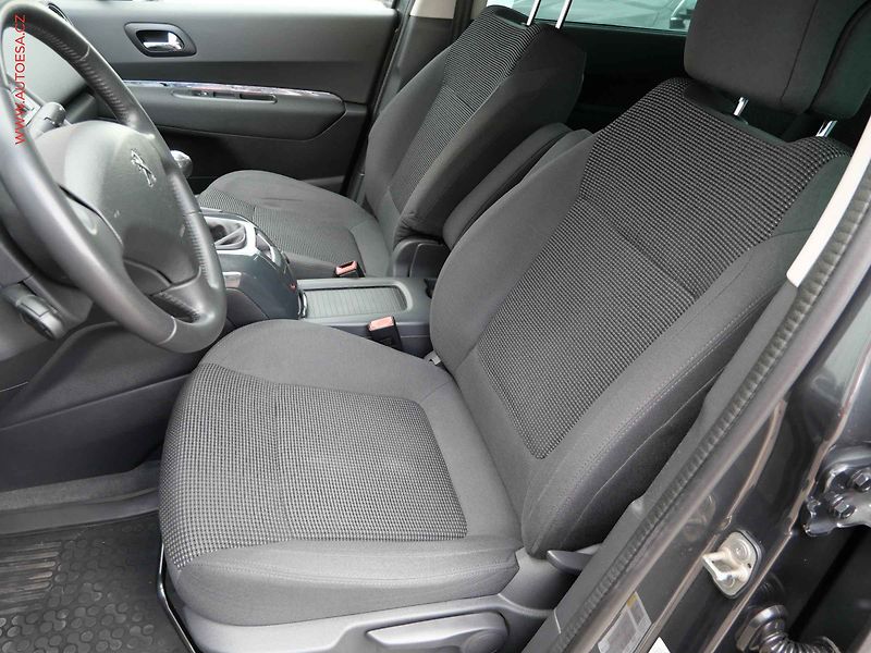Peugeot 5008 (2015) 2.0 HDi, AC, navi, park.asist - fotka 9 z 23