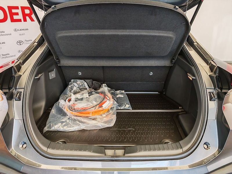 Toyota C-HR 2,0 Plug-in Hybrid Style - fotka 10 z 38