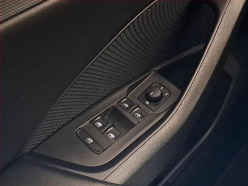 Škoda Octavia (2021) Ambition Plus 1.5 TSI - fotka 17 z 19