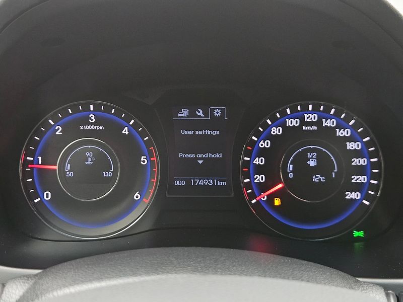 Hyundai i40 1.6 CRDi Succes Winter, 1.maj. - fotka 17 z 28