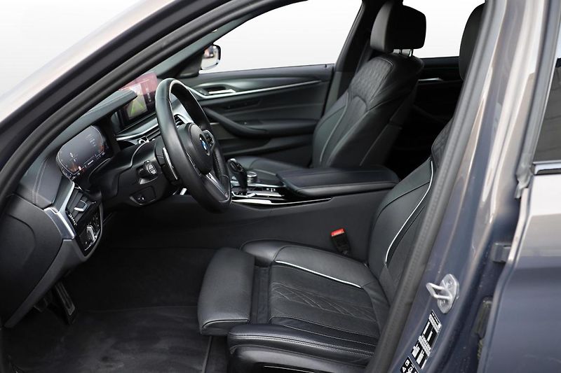 BMW Řada 5 540d xDrive - fotka 9 z 14
