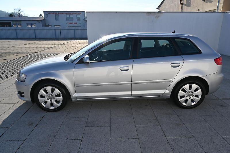 Audi A3 1.4TFSI 92KW Rezervace 6/2011 - fotka 8 z 31