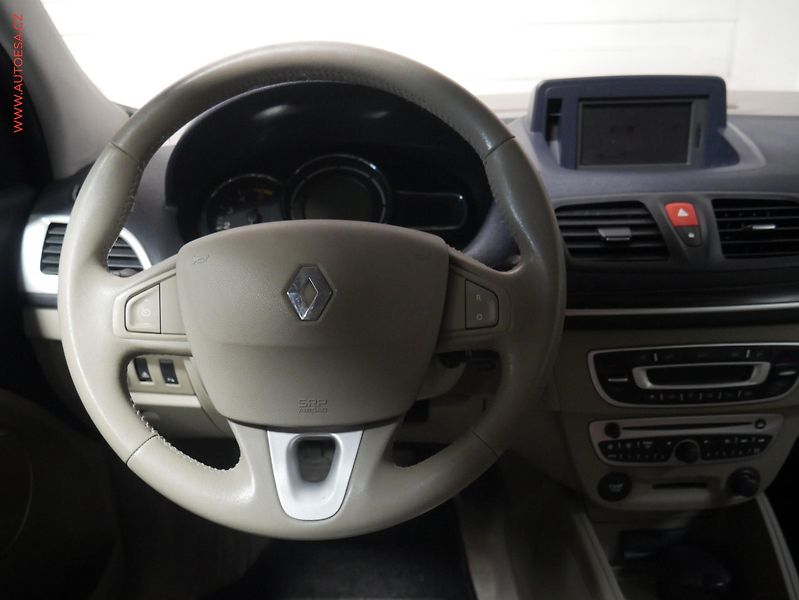 Renault Mégane (2010) 1.9 dCi, Navi, AC - fotka 13 z 18