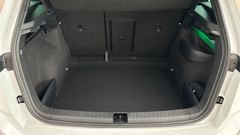 Škoda Karoq 1.5 TSI DSG Sportline - fotka 17 z 27