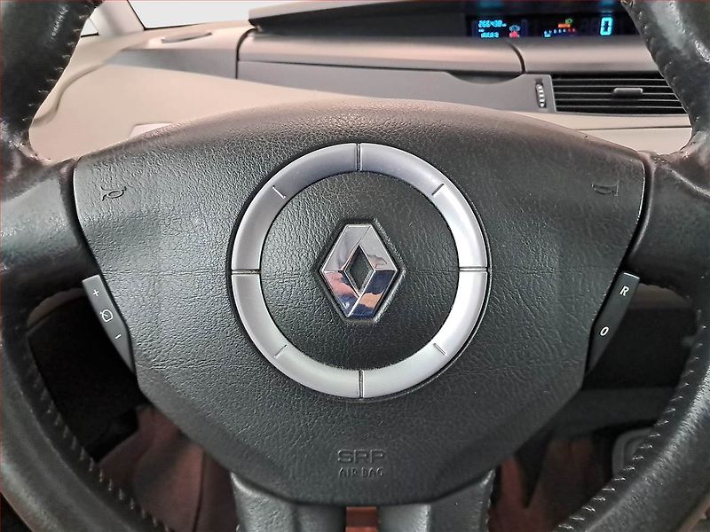 Renault Espace (2005) 2.2 dCi , 7 míst, po STK - fotka 16 z 17