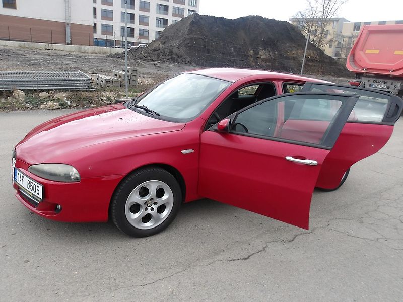 Alfa Romeo 147 1,6i 77kW LPG - fotka 14 z 30