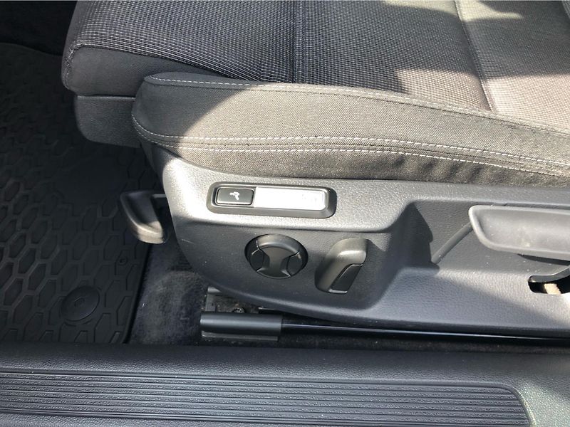 Volkswagen Passat 2.0 TDI DSG - fotka 27 z 29
