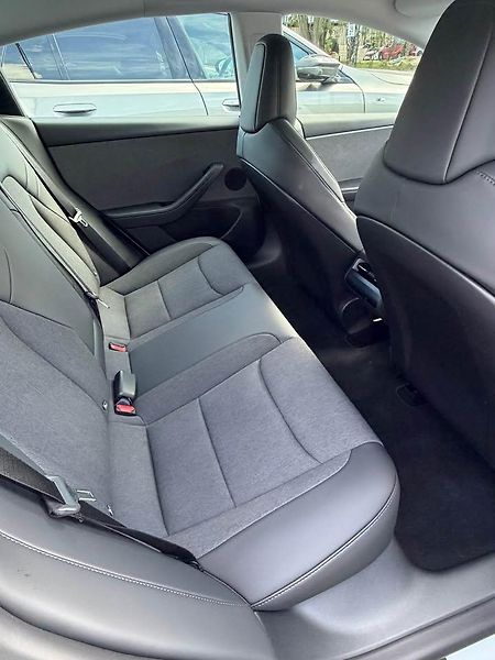 Tesla Model 3 (2026) standard - zadokolka - fotka 5 z 7